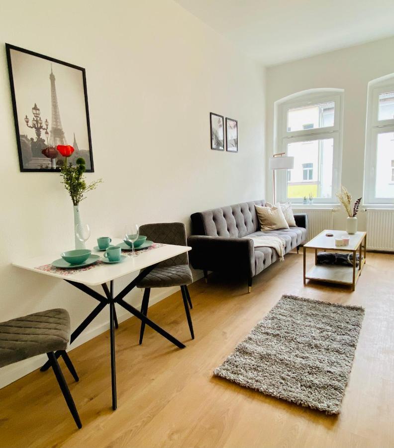 Stilvolles Apartment In Zentraler Lage - Smart-Tv, Queensize-Bett, Altbaustil, Kueche In City-Naehe แอร์ฟวร์ท ภายนอก รูปภาพ