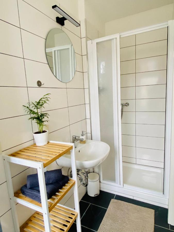 Stilvolles Apartment In Zentraler Lage - Smart-Tv, Queensize-Bett, Altbaustil, Kueche In City-Naehe แอร์ฟวร์ท ภายนอก รูปภาพ